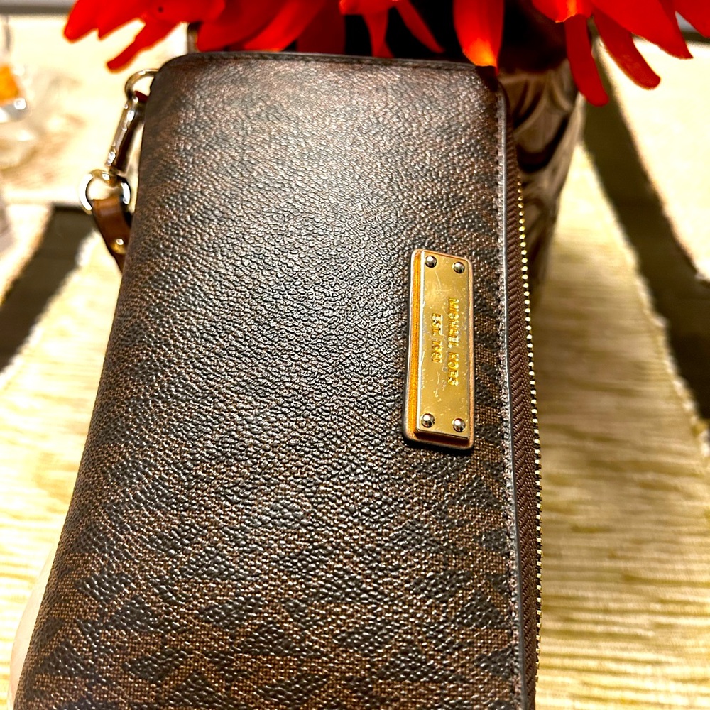 MK Wallet - Leather. See Size In Pic Description
